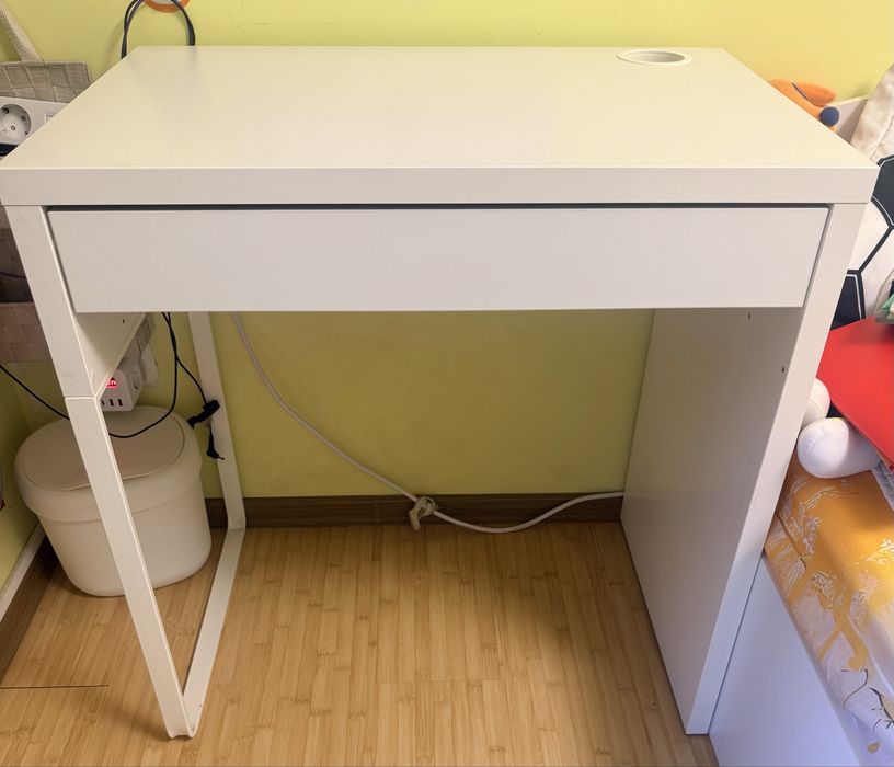 Birou  alb,73/50 cm,cu sertar.