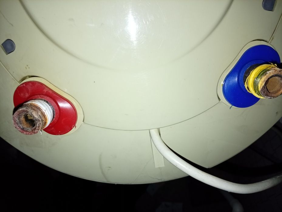 Ariston sotiladi, ishlashi yaxshi