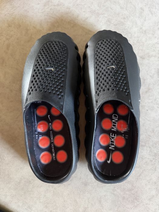 Продам новые Nike Mind