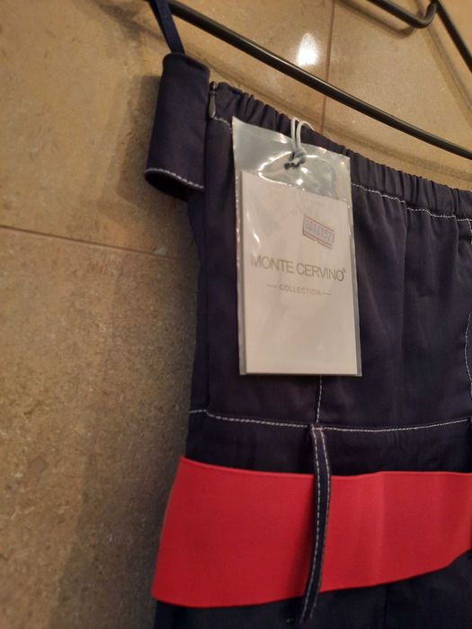 Рокля с широк колан