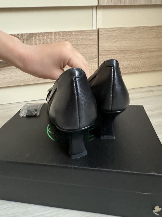 Кожаные новые туфли