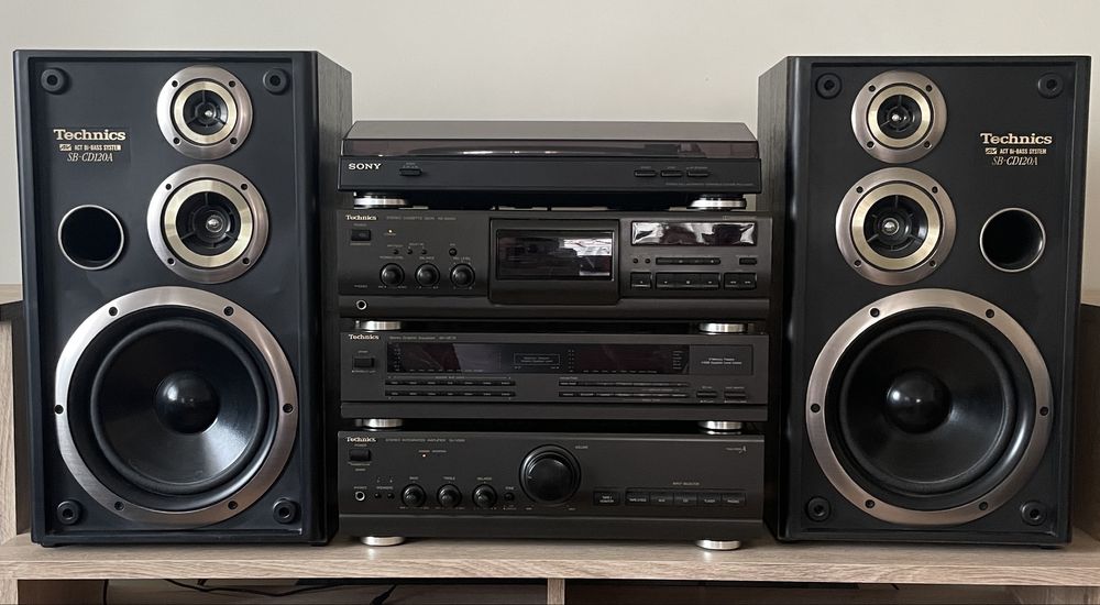 Linie Technics cu boxe