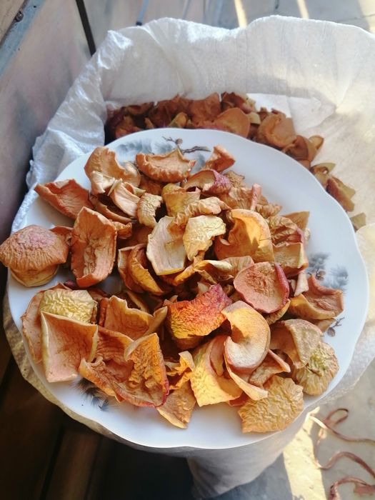 Сухофрукты, сушёные яблоки