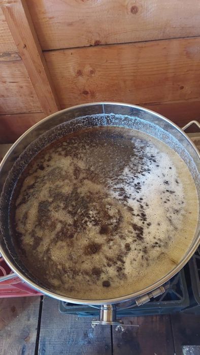 Vând miere ecologică de mană și polifloră, de munte din Vatra Dornei