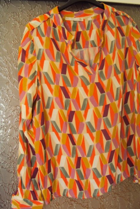 Продавам чисто нова , елегантна маркова блуза