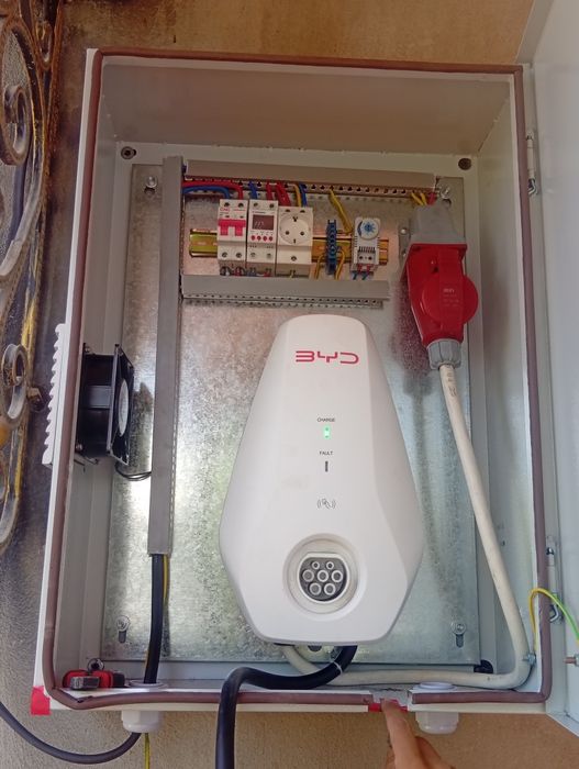 Elektiriski ishlarni qilamiz