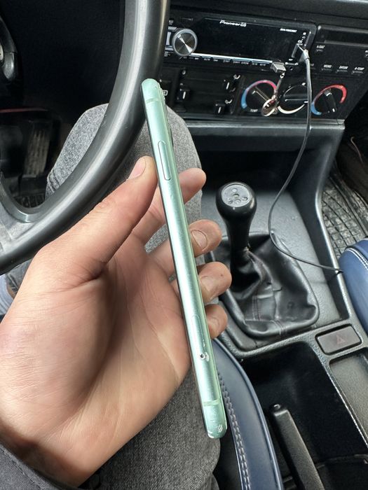 Продам iPhone 11