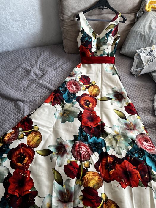 Продам красивое платье в пол