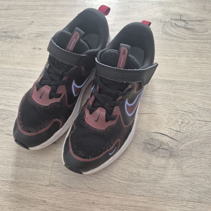 NIKE Маратонки Cosmic Runner