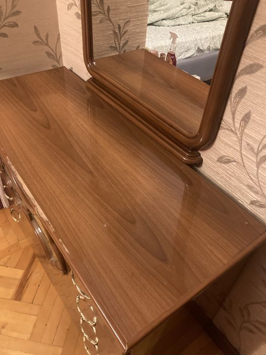 Спальный камод с зерколом