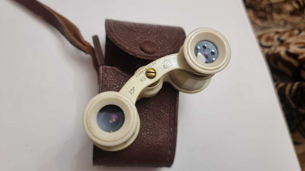 Продам  бинокль  БПЦ4    12х40