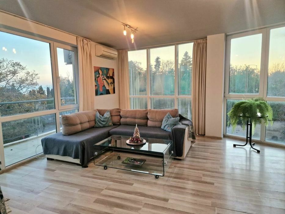 Продава се Двустаен апартамент в Варна, м-т Траката - 70 кв.м за 1268 €/кв.м - Снимка #10