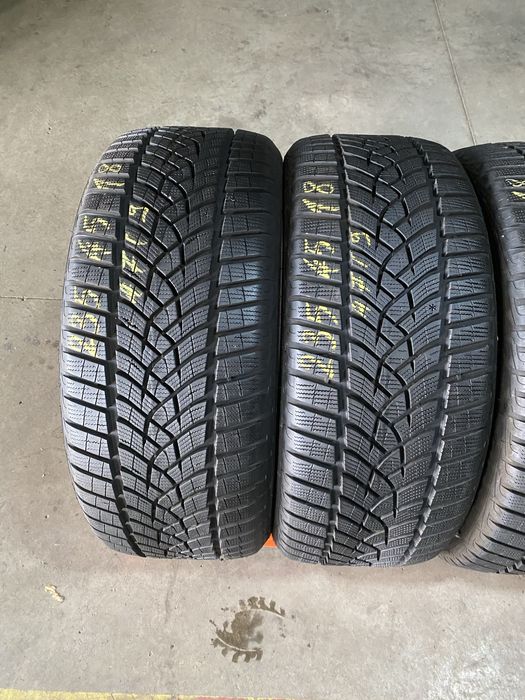 Anvelope iarna 235/45/18 Goodyear Ultra Grip Performance 235 45 18 R18