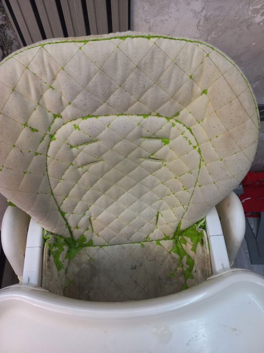 Продаётся детский стульчик чехол пошарпоный