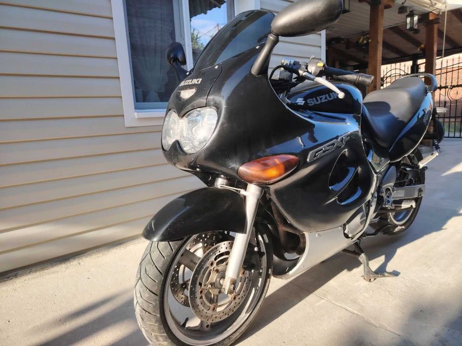 Suzuki gsx 750 f катана на части