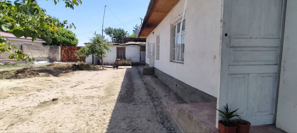 Уй сотилади Нурафшон Амфитеатр Оркасида