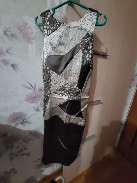 Вечерние платья 42-44 размер