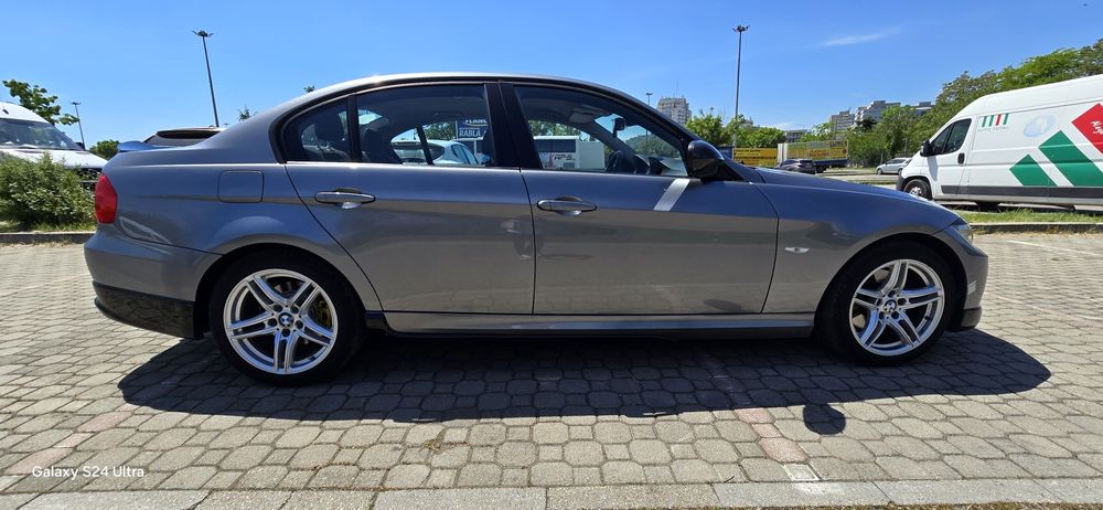 BMW 320 2011  184 cp