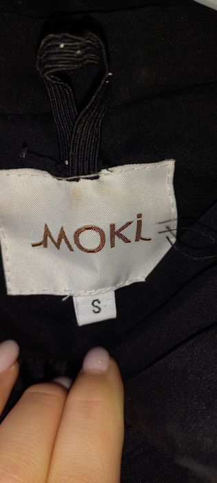 Продам куртку 42