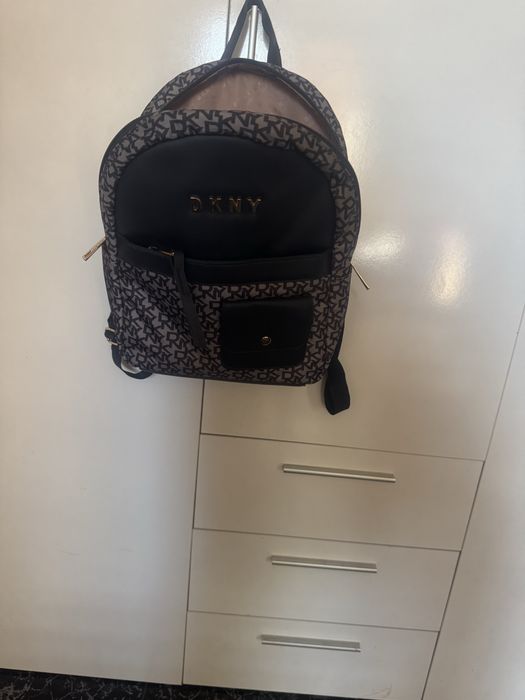 Оригинална раница DKNY