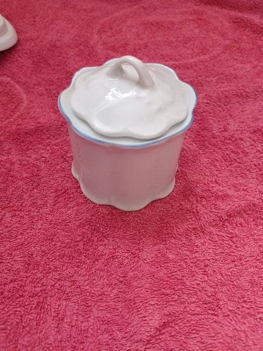 Порцеланови чинии