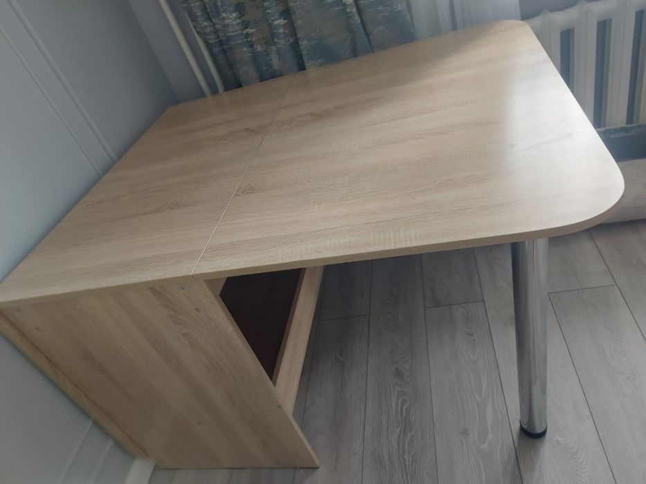 Продам стол для гостей