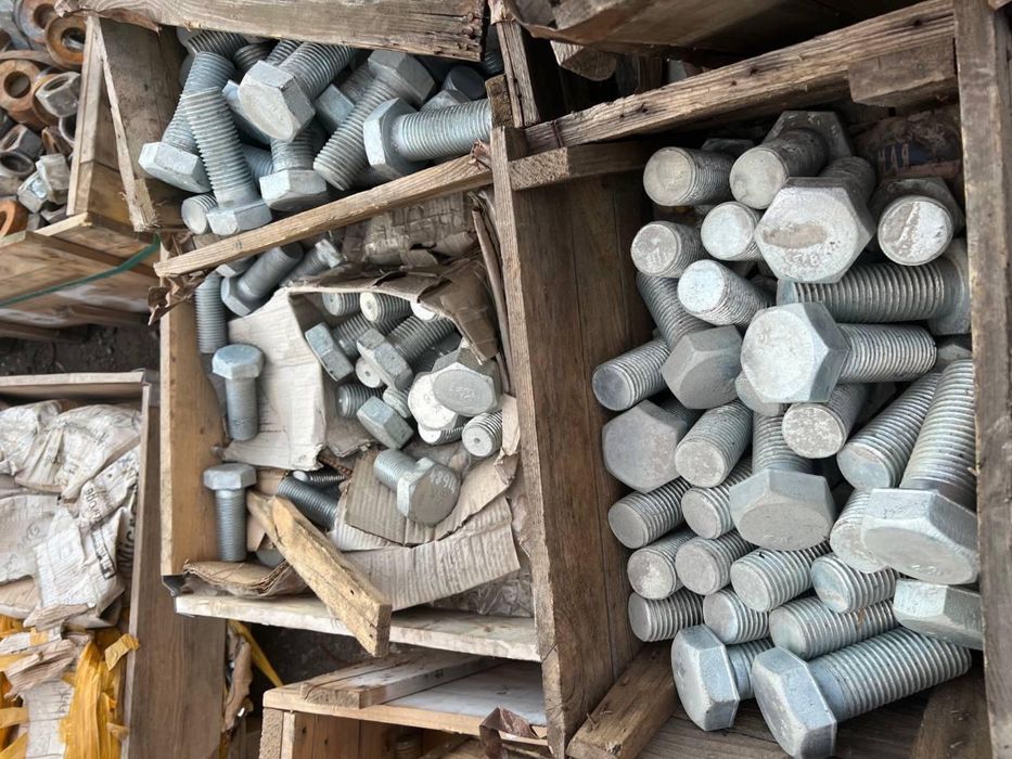 Метизы болты разного диаметра