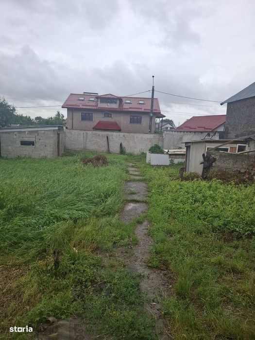 De vanzare casa in Roman, zona Piata Mare, teren 590mp, Pret 50000euro