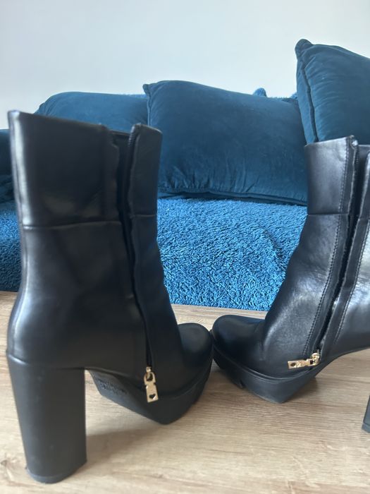 Love Moschino боти висок ток, естествена кожа, номер 39