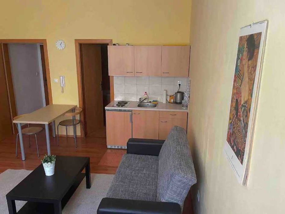 Дава се под наем Едностаен апартамент в Пловдив, Младежки Хълм - 39 кв.м за 153 € - Снимка #2