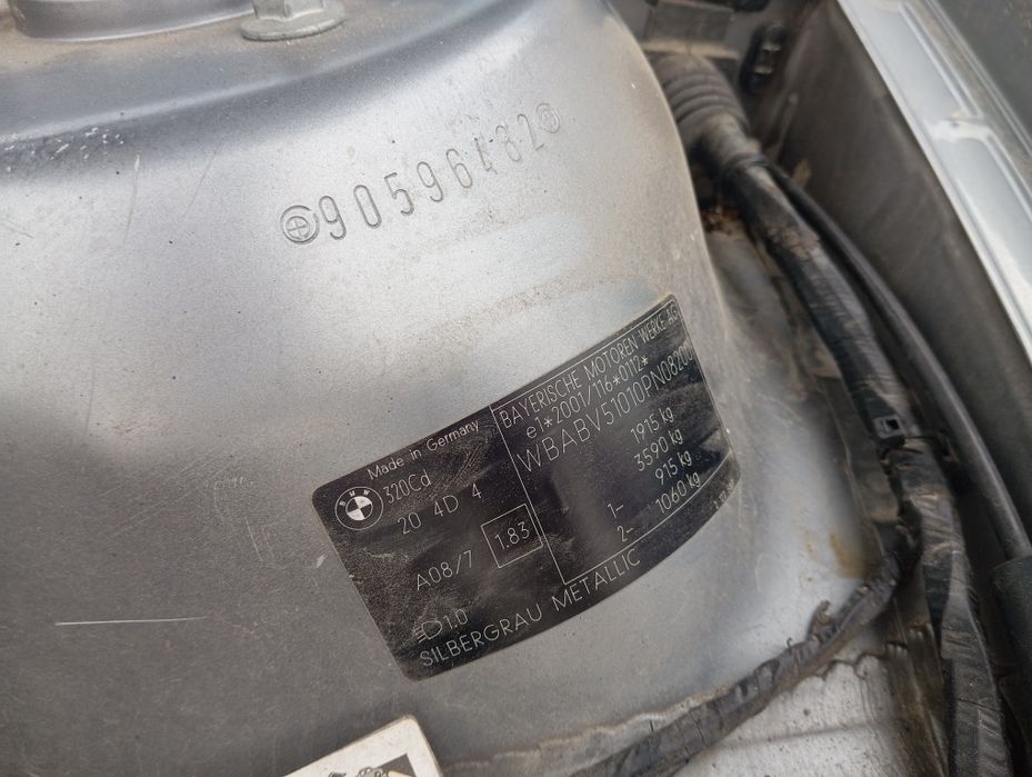 Продавам Е46 купе 320cd 150 фейслифт На части