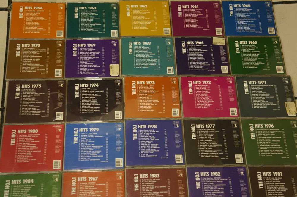 The No.1 Hits 1960-1989 (30 CDs) включително книжка