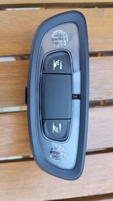 Plafoniera spate Volvo V40