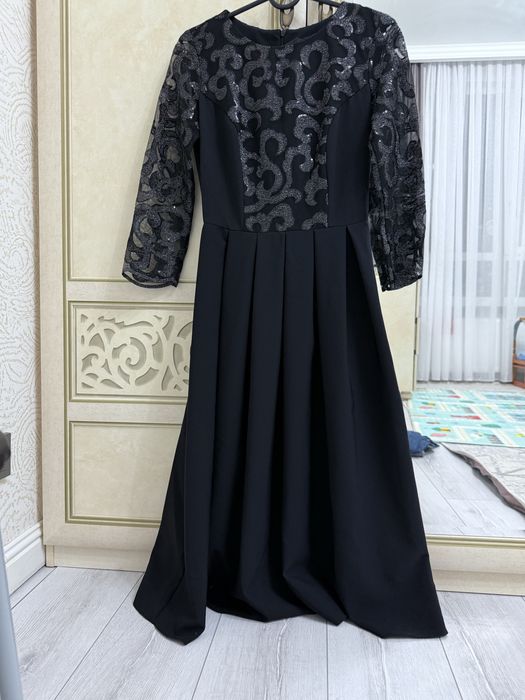 Продам платье по 3000  тенге