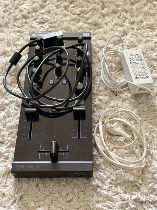 Mixer Controller Native Instruments Traktor Z1