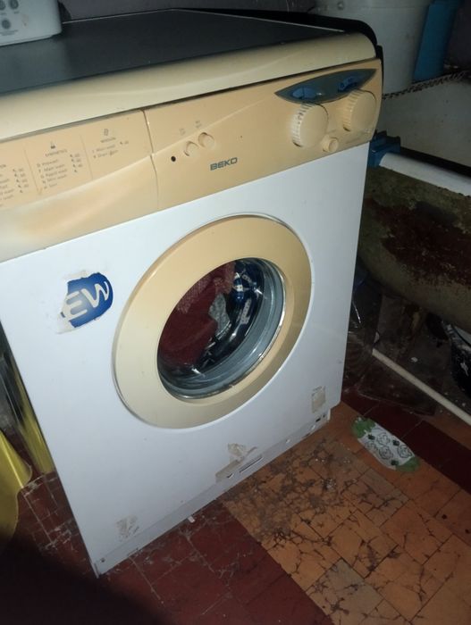 Продам стиральную машину  Б/У