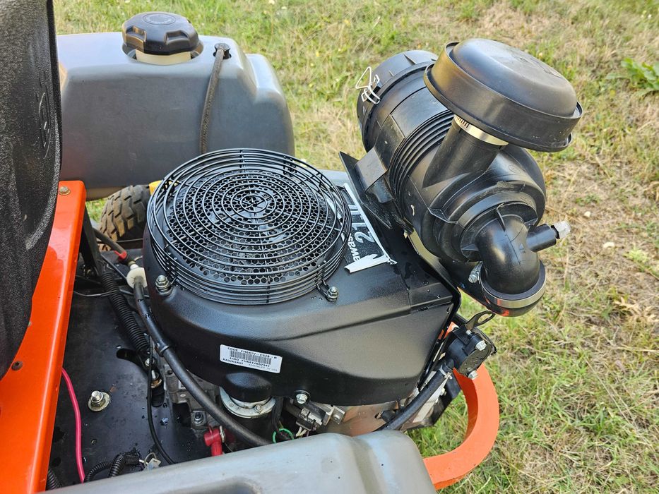 Тракторна Косачка HUSQVARNA/KAWASAKI. 0 градус на завиване. ПЕРФЕКТНА