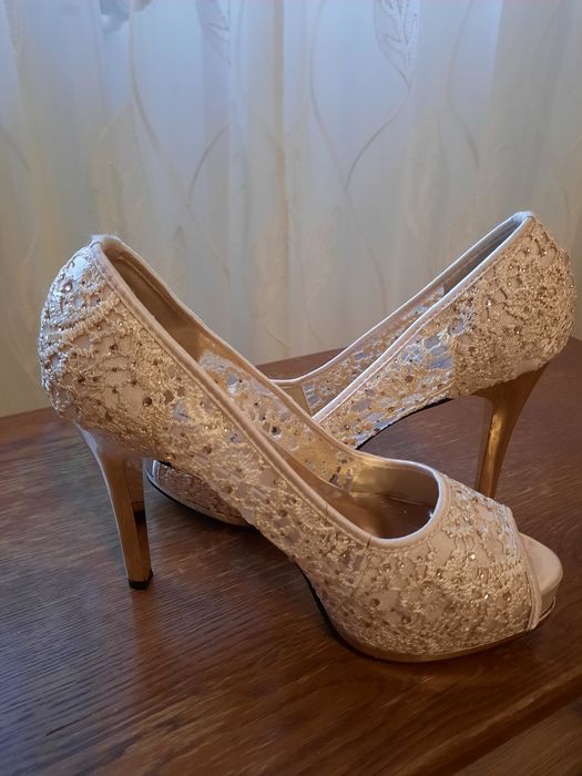 Vinzare pantofi ocazie