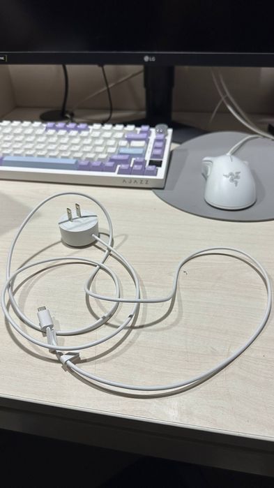 Продаю Google Home Mini.