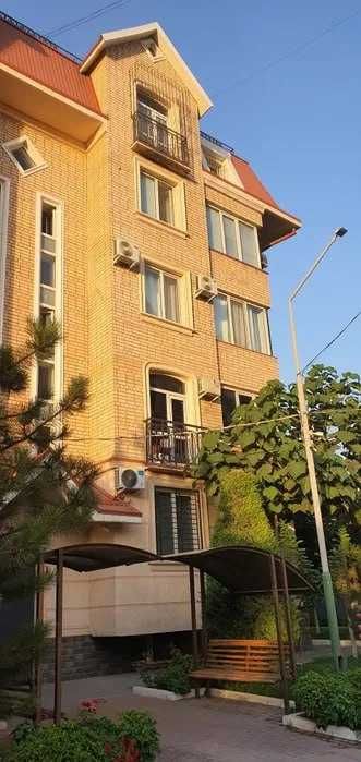 *Gabus ул.Садыка Азимова 5ком квартира.Под ключ.Центр.Ц1 200м2