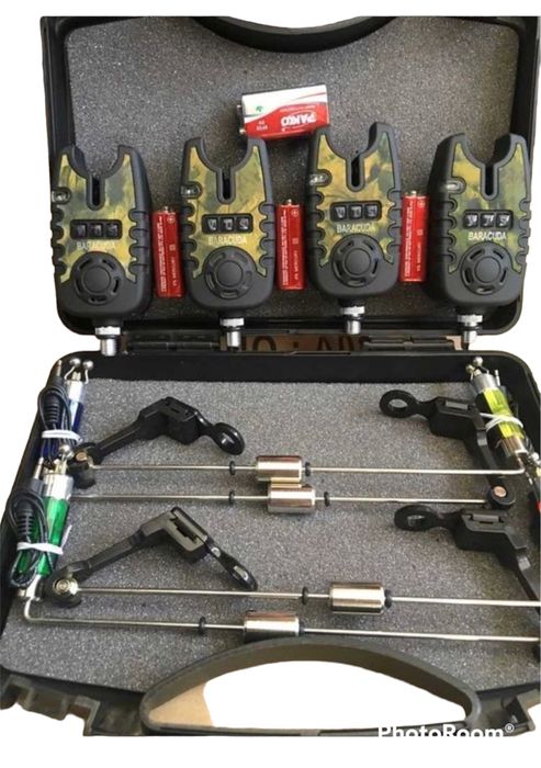 Set 4 avertizoare TLI 23 + 4 swingere cu iluminare si valigeta transpo