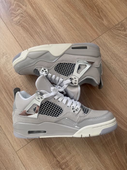 Jordan 4 Frozen Moments (Marimea 38)
