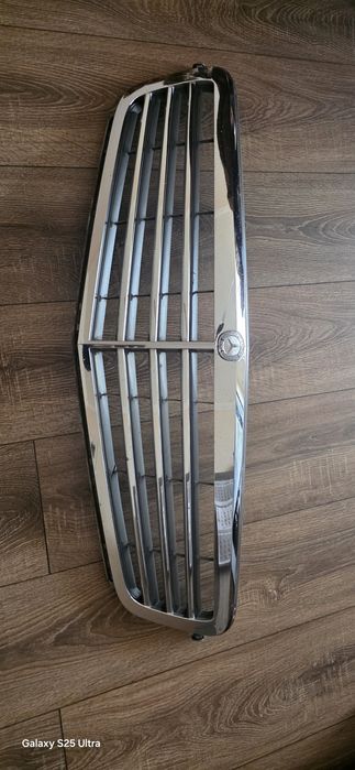 Решетка за Мерцедес W204