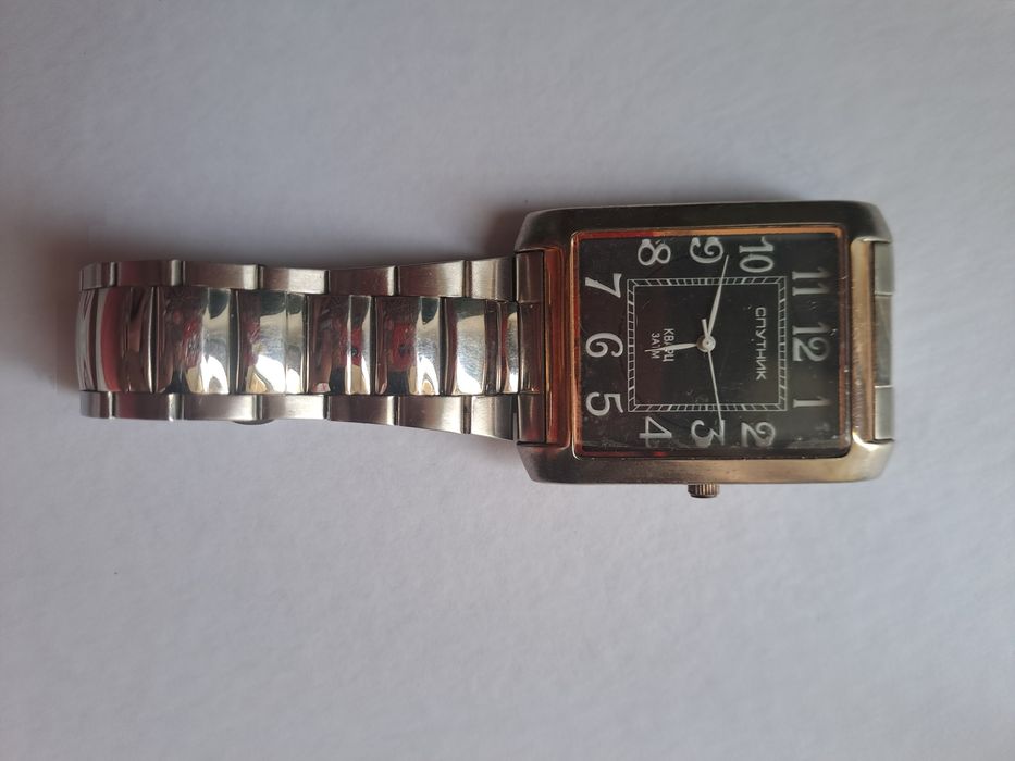 Сағаттар сатылады 5000т