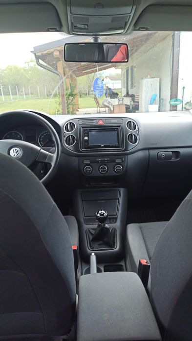 Vând Golf 5 plus