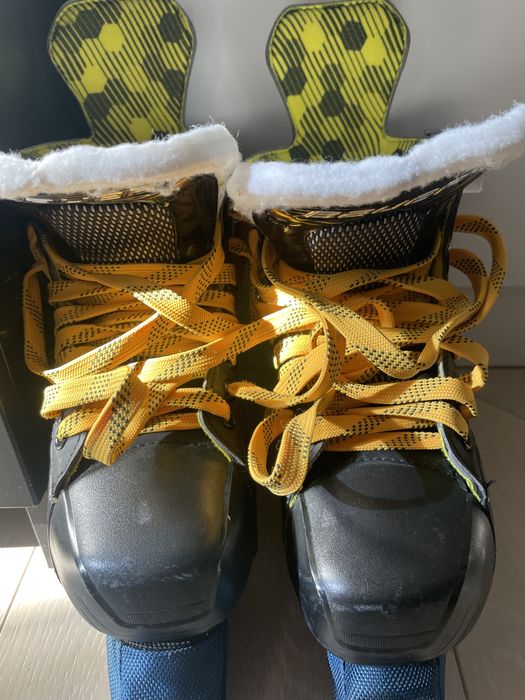 Продам коньки хоккейные Bauer M3