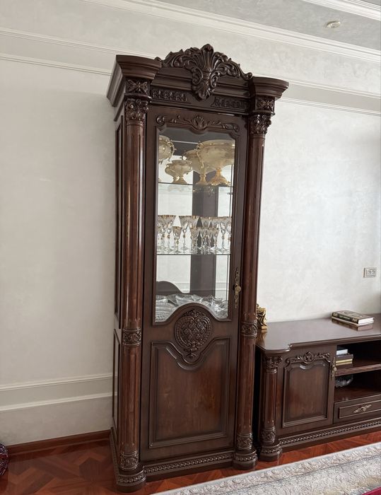 Горка коричневого цвета