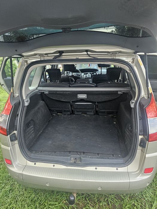 Vând Renault Megane Scenic (2007) – 1.9 dCi – Monovolum de Familie Ideal