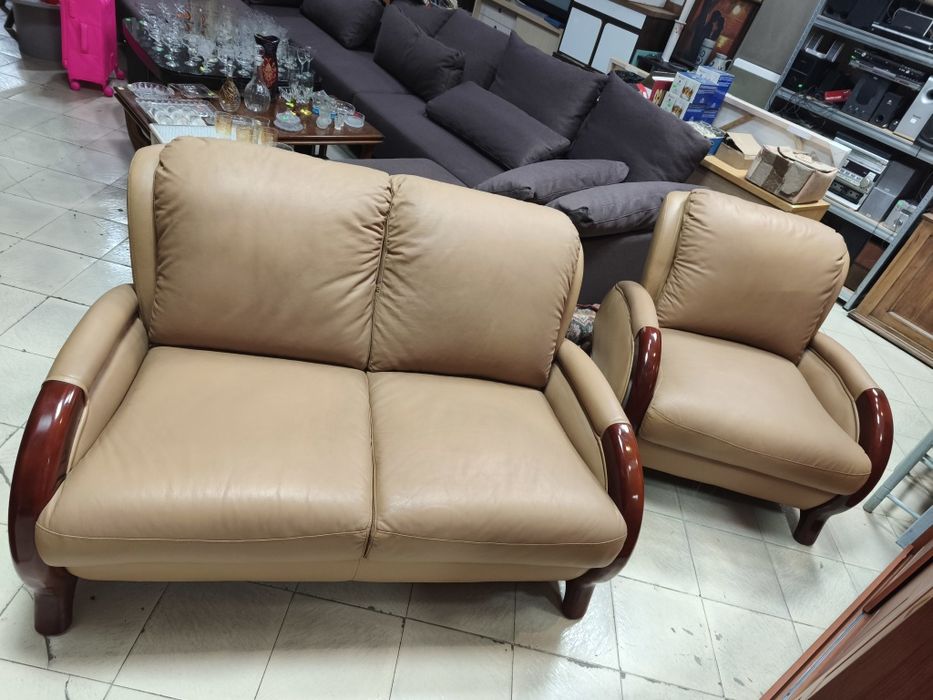 Кожени диван и фотьойл