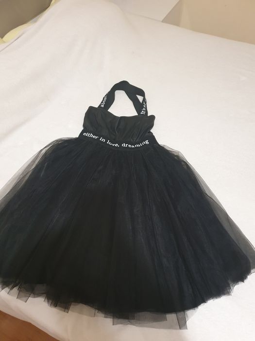 Страхотна барби рокля, стои уникално, а усещането в нея е неописуемо